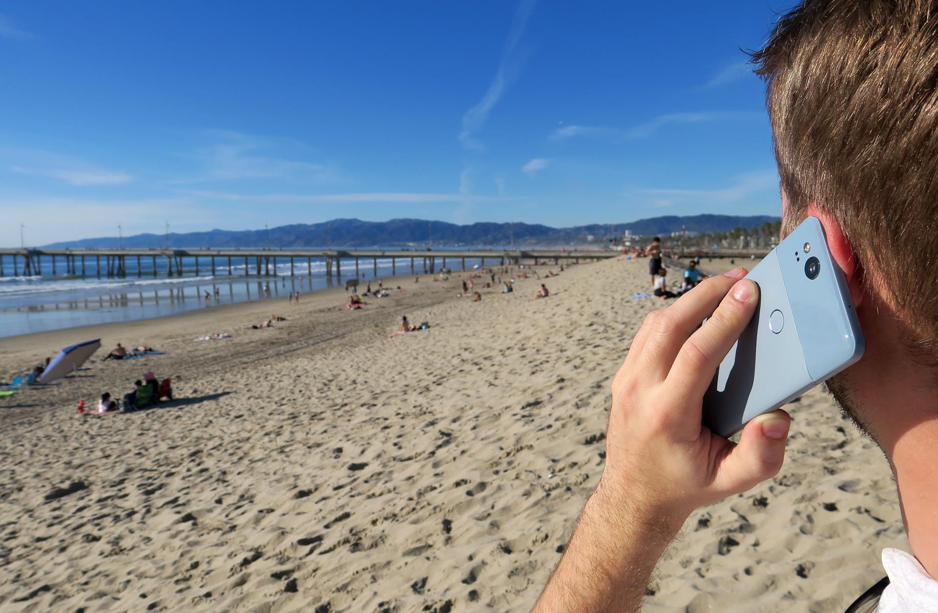 Surfen und Telefonieren im EU-Ausland dpa