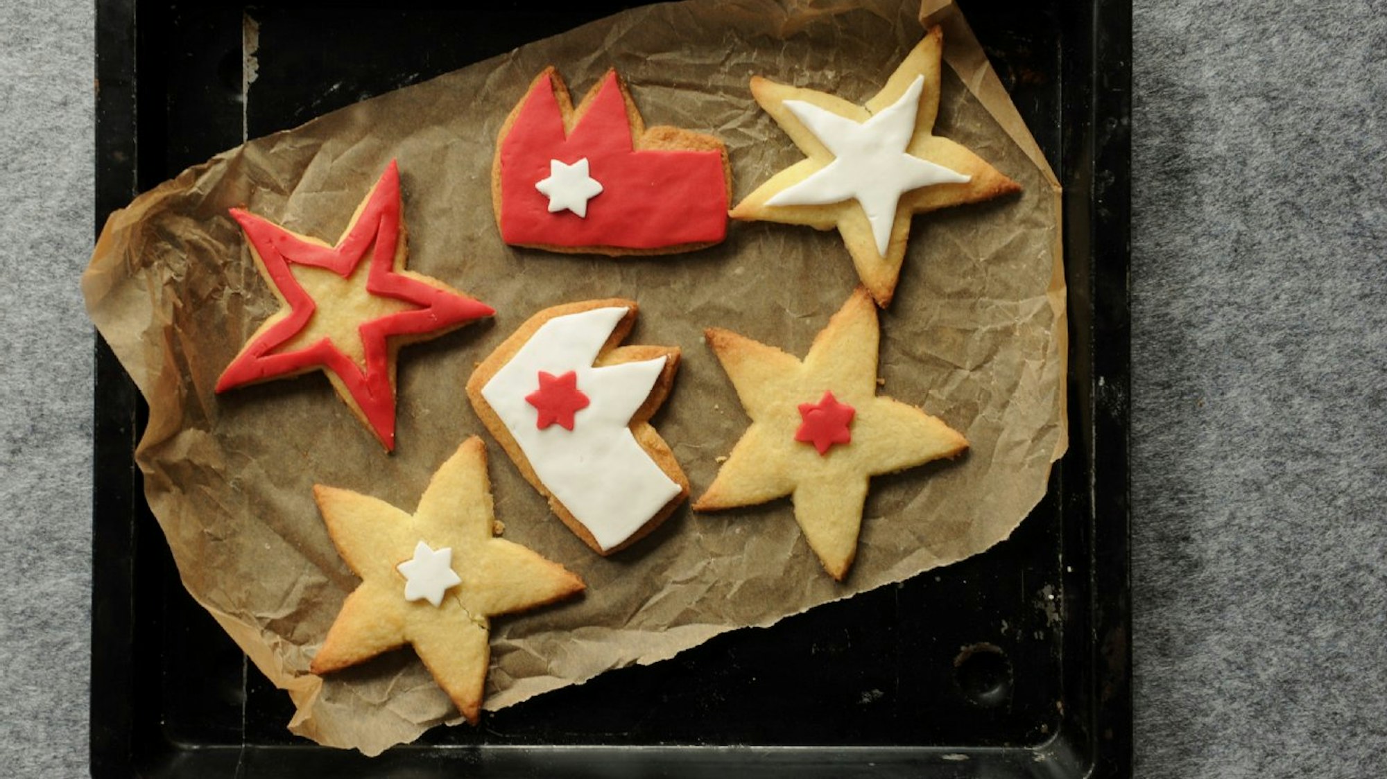 Zweifelsfrei der Klassiker unter Weihnachtskeksen: Mürbeteigplätzchen