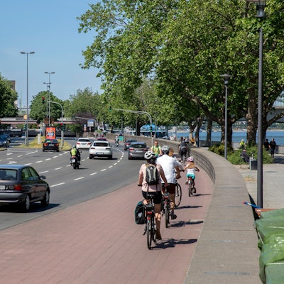 Radweg Rheinuferstraße