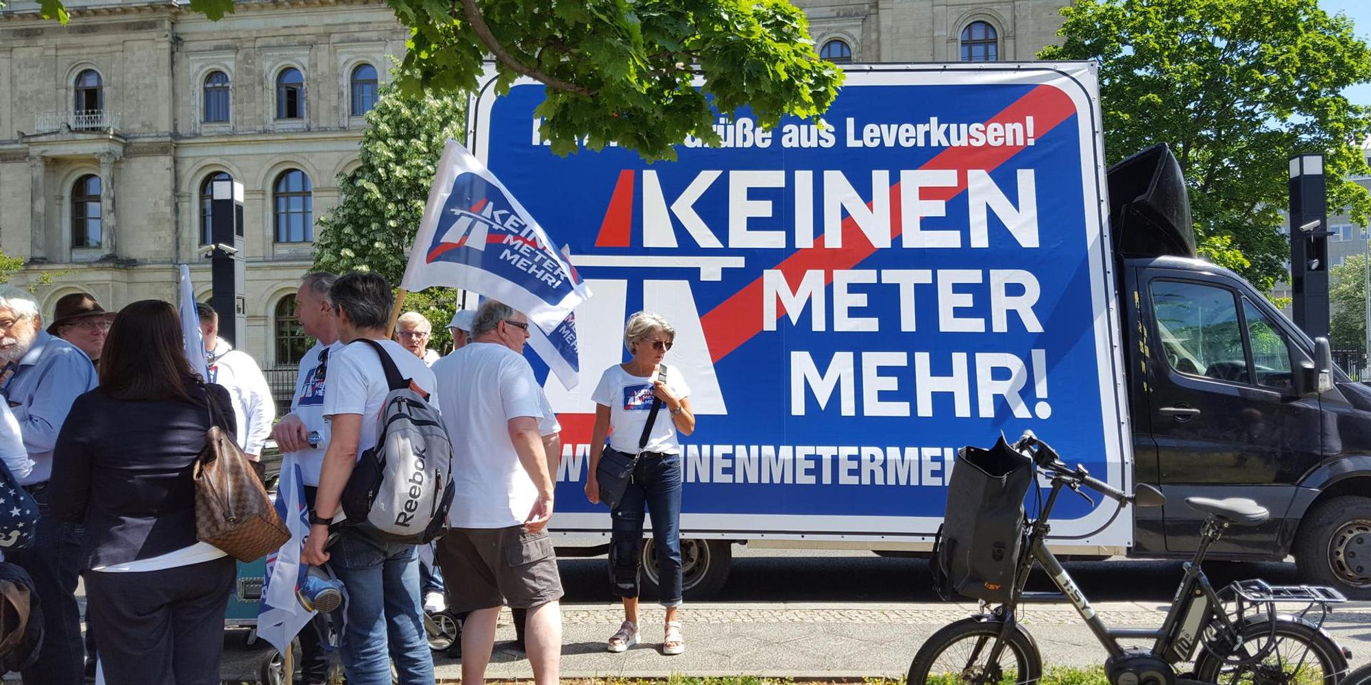 LEV protest4