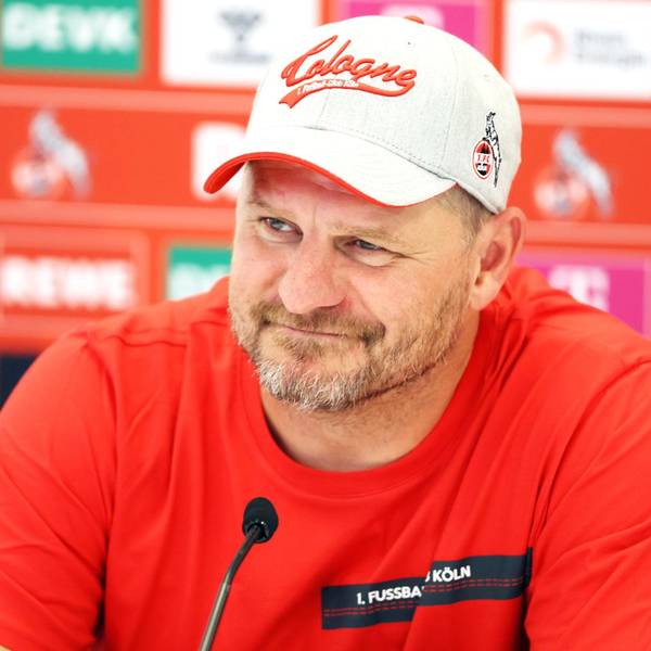 Baumgart lächelt in rot