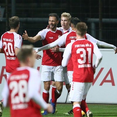 85332356-5079-4668-9A22-F3EEA0DED8F6