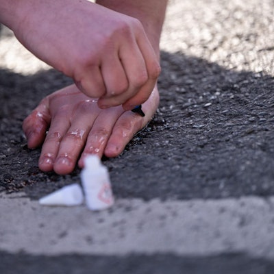 Aktivist Kleber dpa 041122