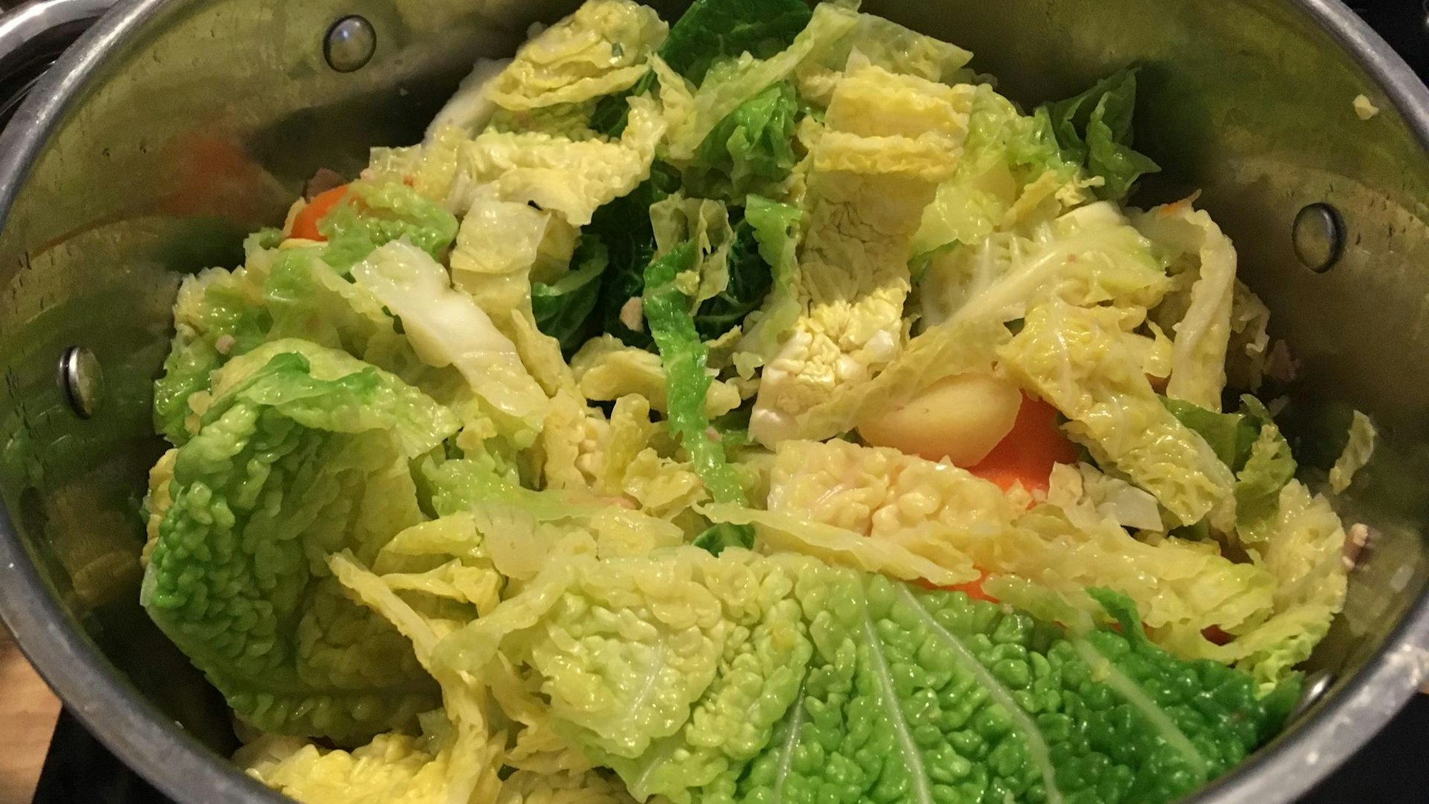 Wirsing Eintopf im Topf