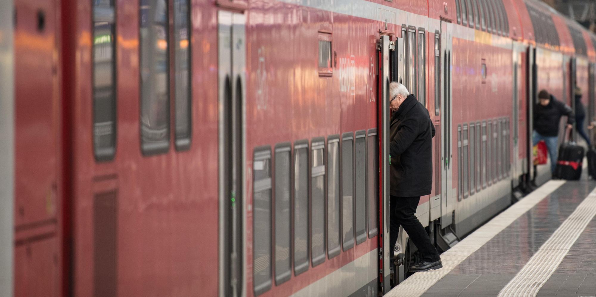 Fahrplanwechsel_im_R_51822037