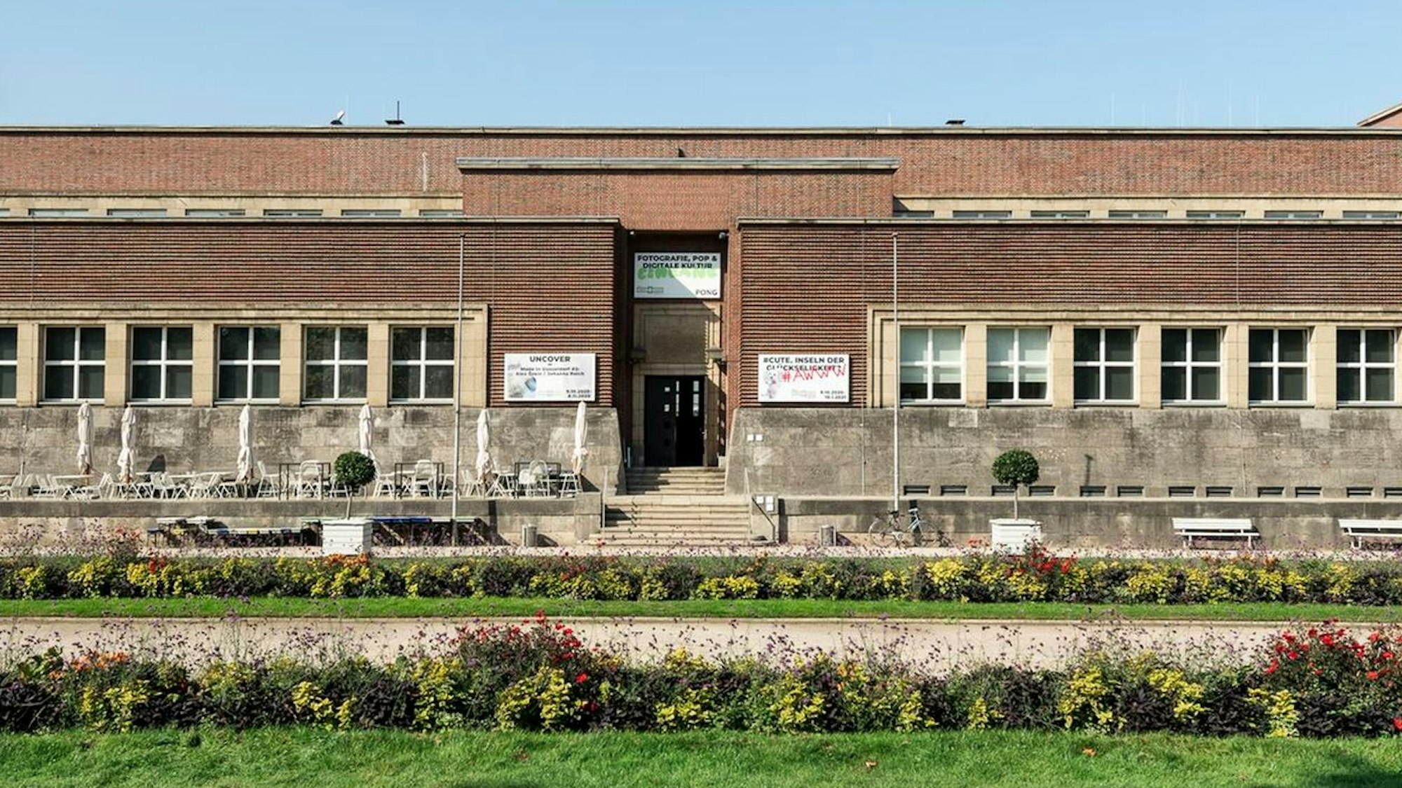 NRW Forum Düsseldorf, Gebäude aus Sandstein