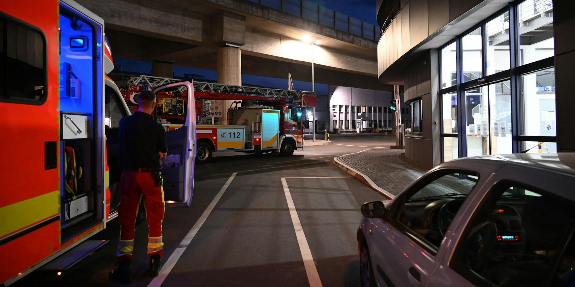 Hürth Chemiefass beschädigt