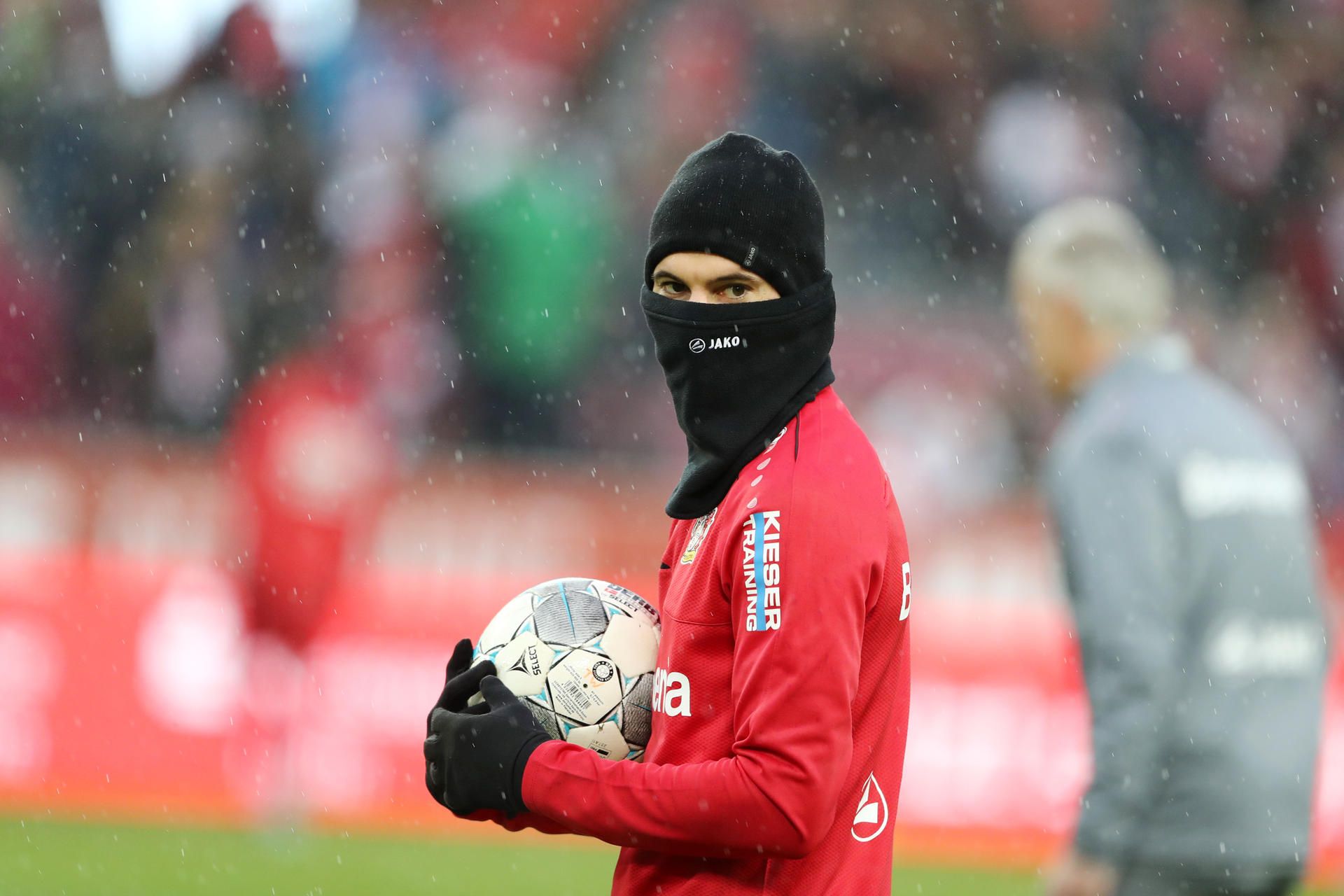 lucas alario vor derby in köln