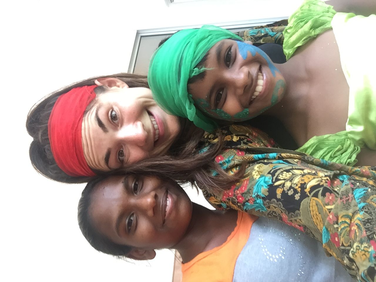 Lisa Möller_Madumali, ich und Sewmini an Karneval