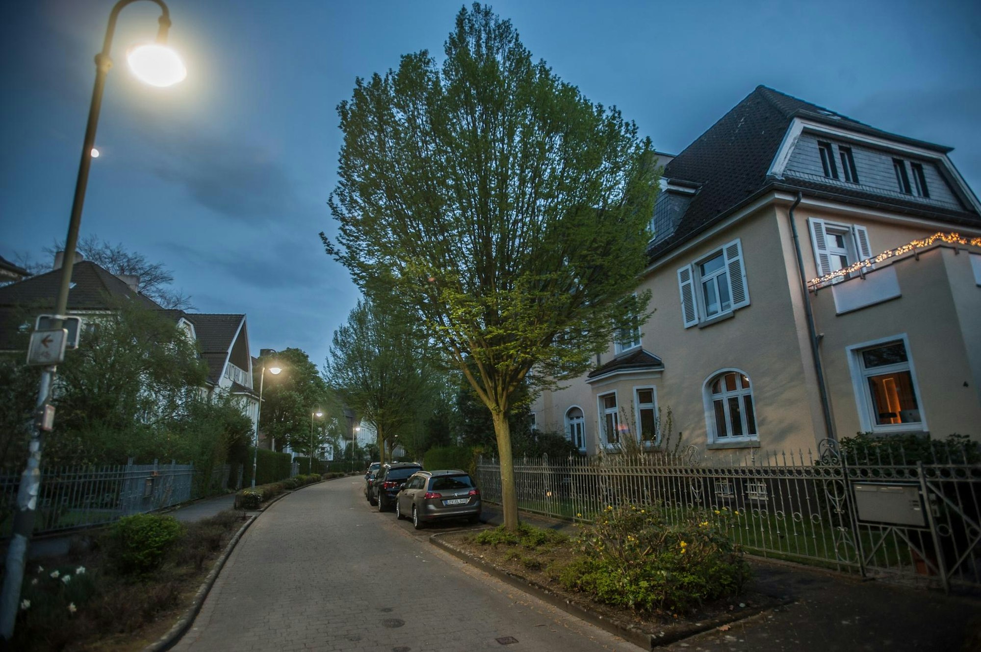 beamtenkolonie_abends_rar_rle_04142022ALF_4913