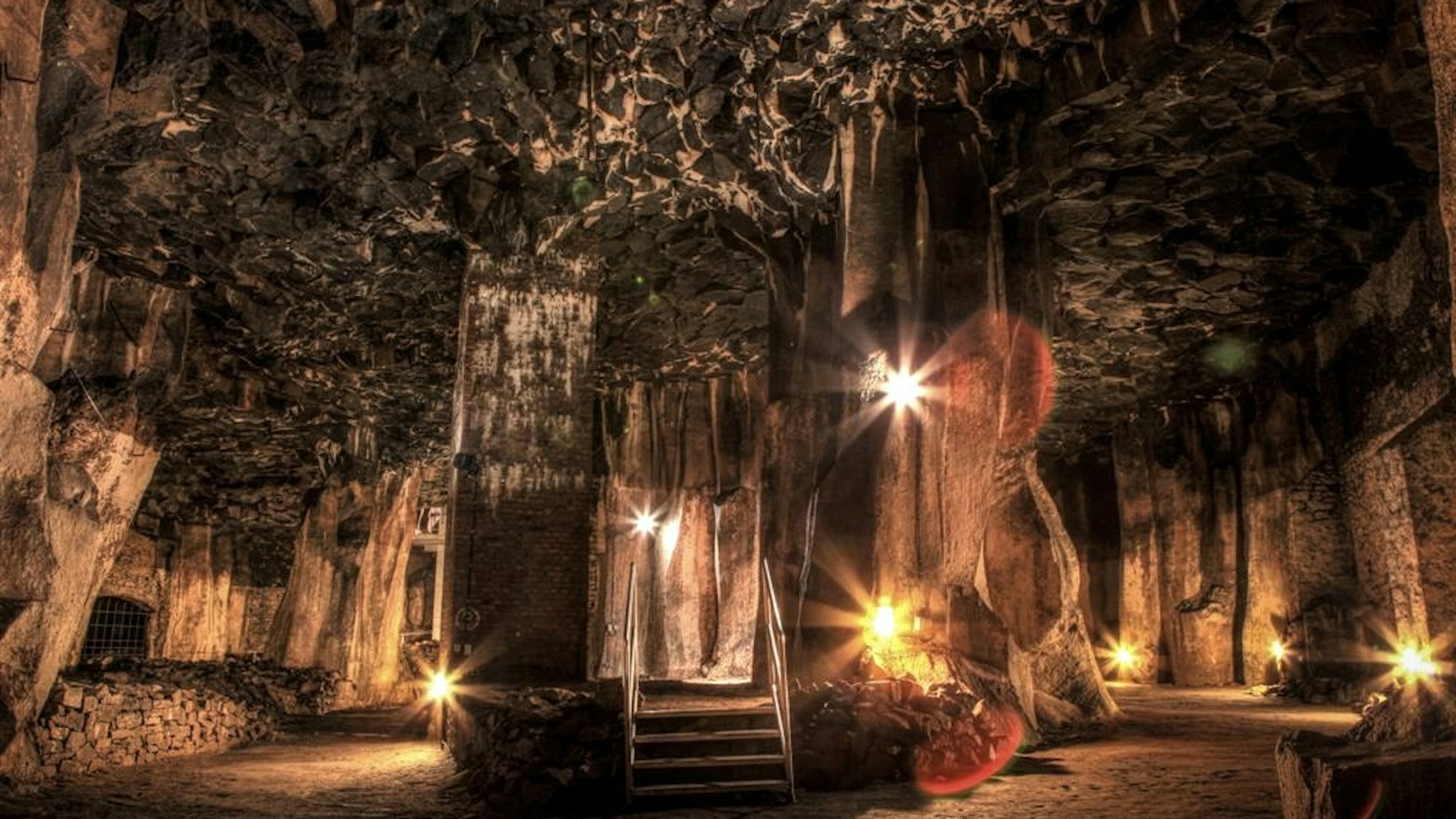 lavakeller2 Vulkanregion Laacher See