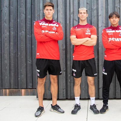 5D933087-61EB-4095-BF4E-931B942617A8