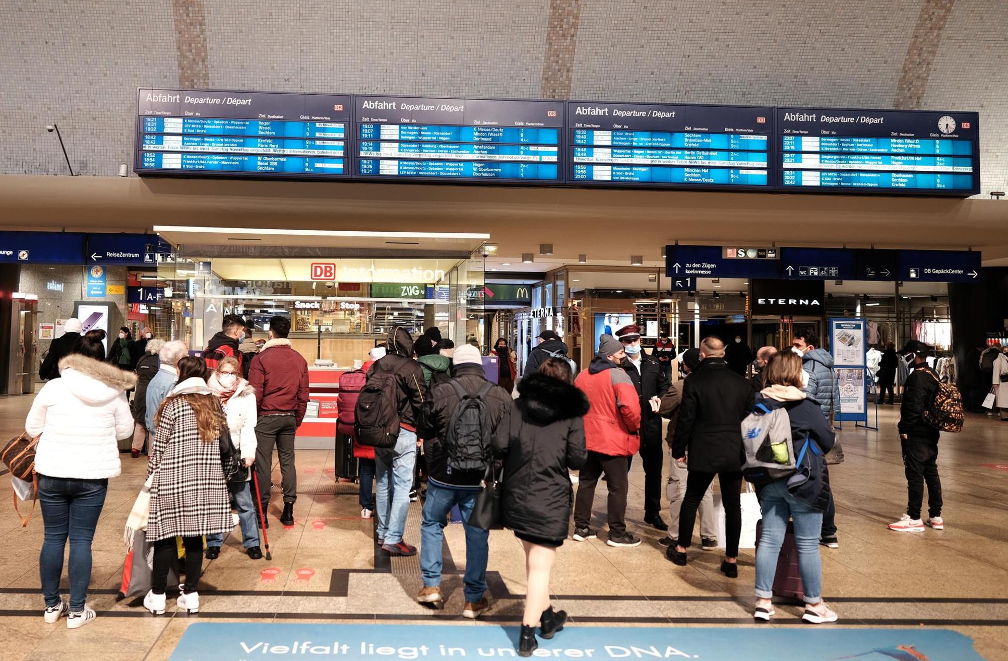 Sturm Am HBF bilden sich Schlang