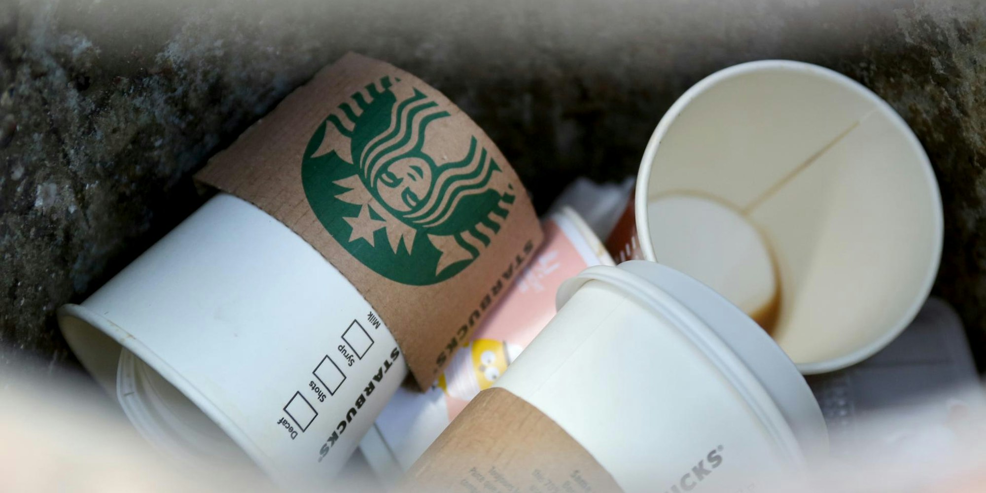 Starbucks Becher