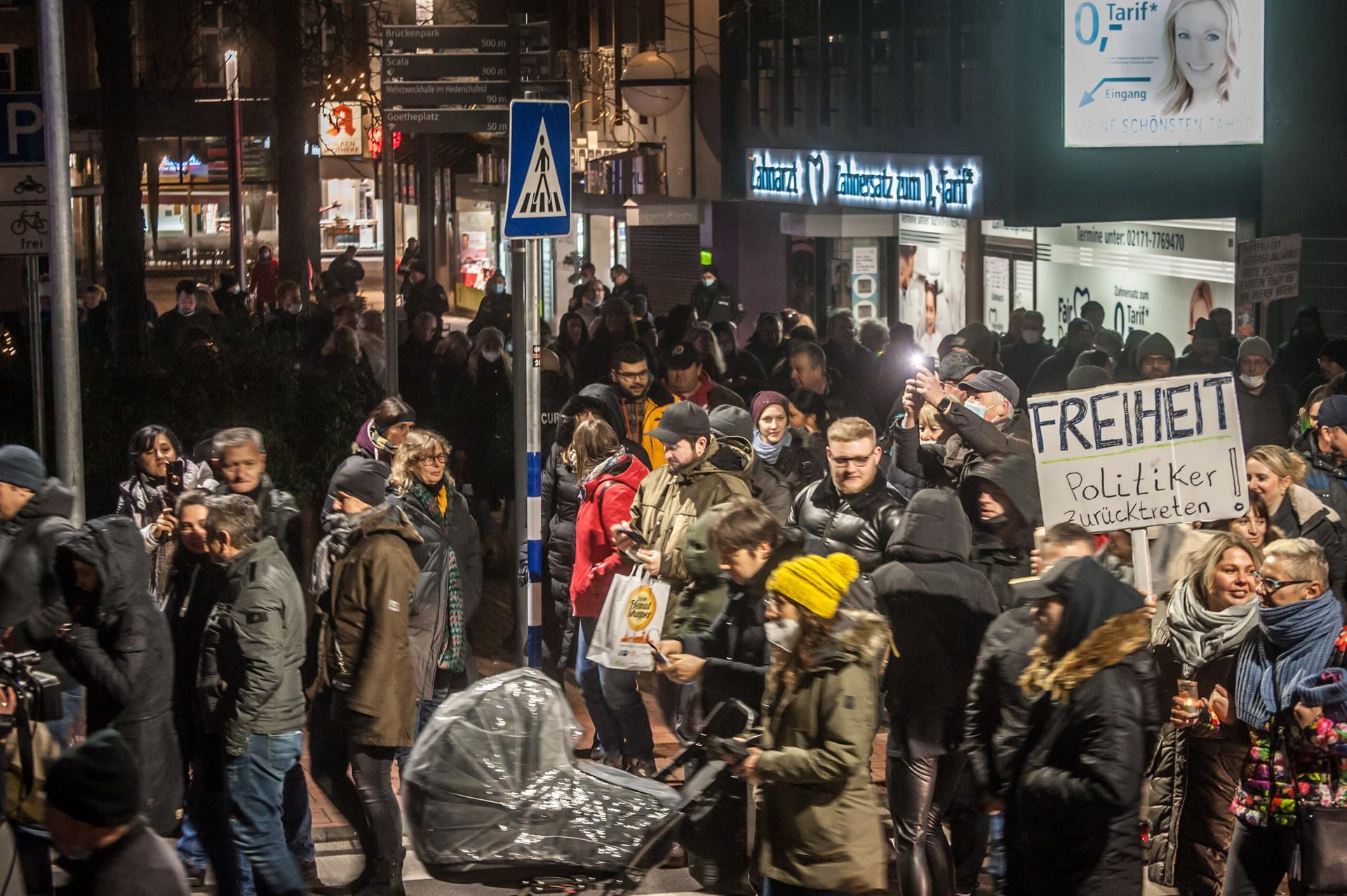 impfgegner-undgegen-demo-opladen-lev01062022ALF_7786