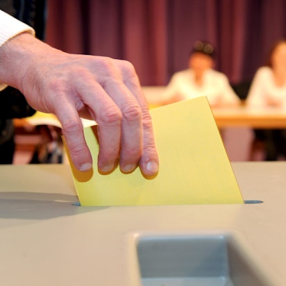 Stimmzettel Symbolbild