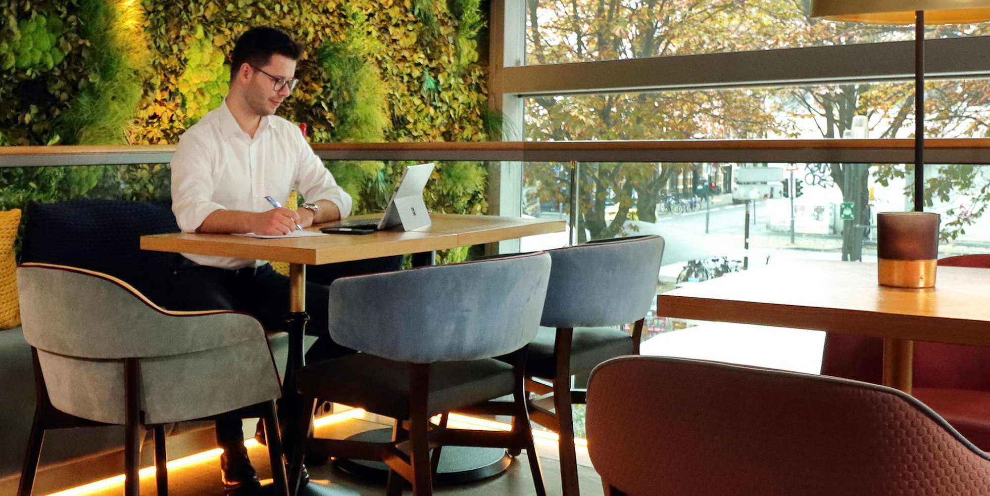 HomeOffice-Café_Robert_Konnerth-Key_Account_bei_BARLOG