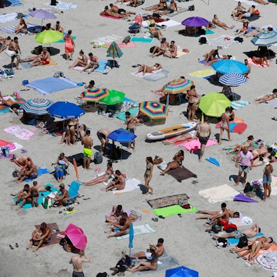 Spanien Strand dpa 250822