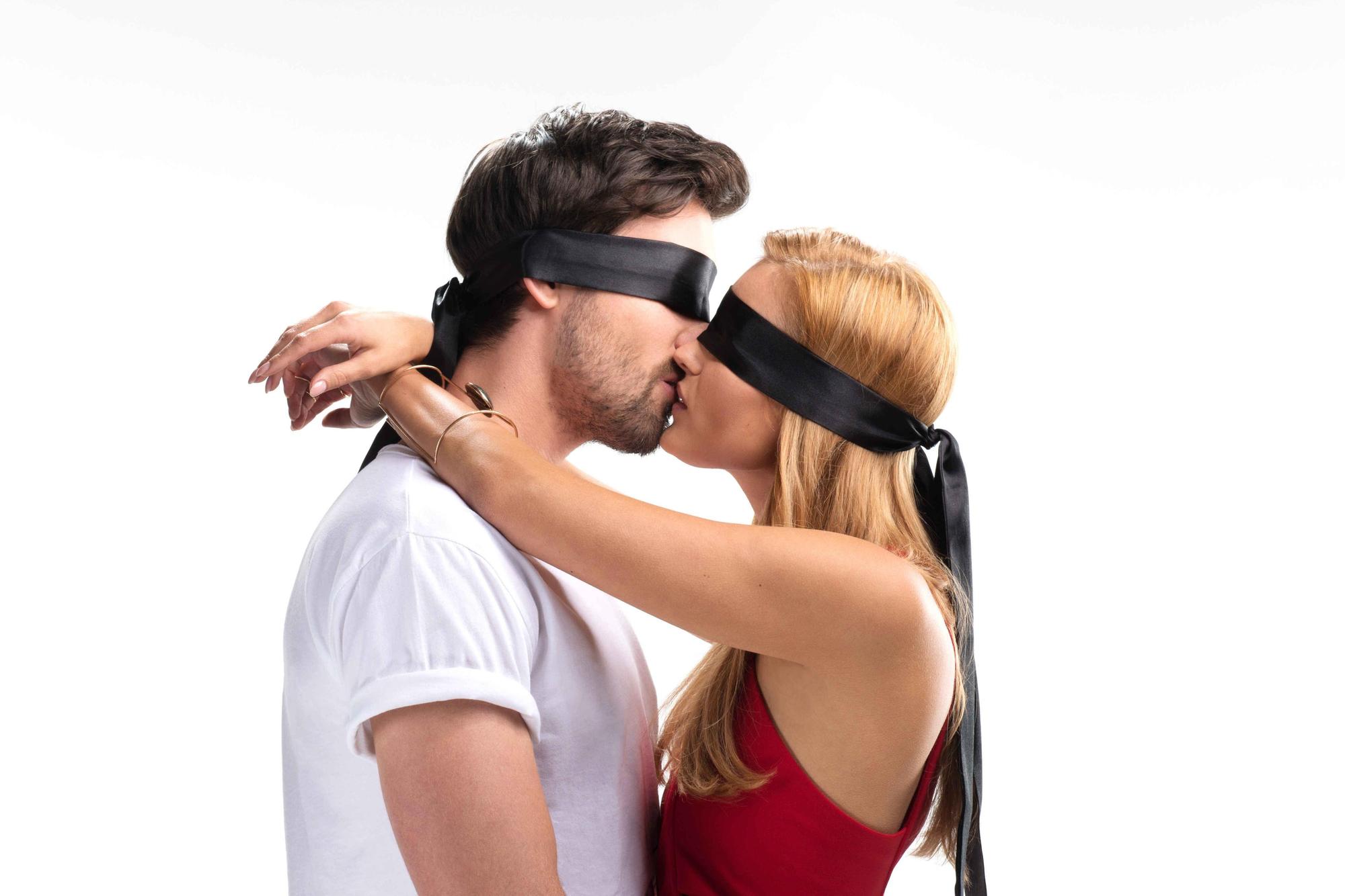 Kiss Bang Love