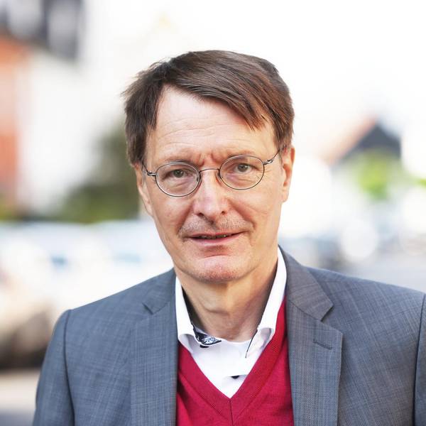 Karl Lauterbach draussen