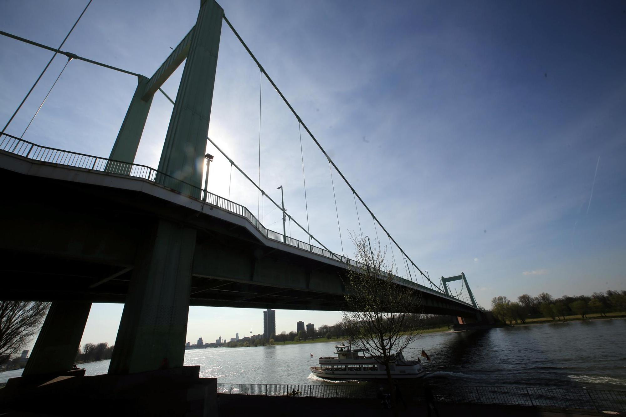 Mülheimer Brücke 061117
