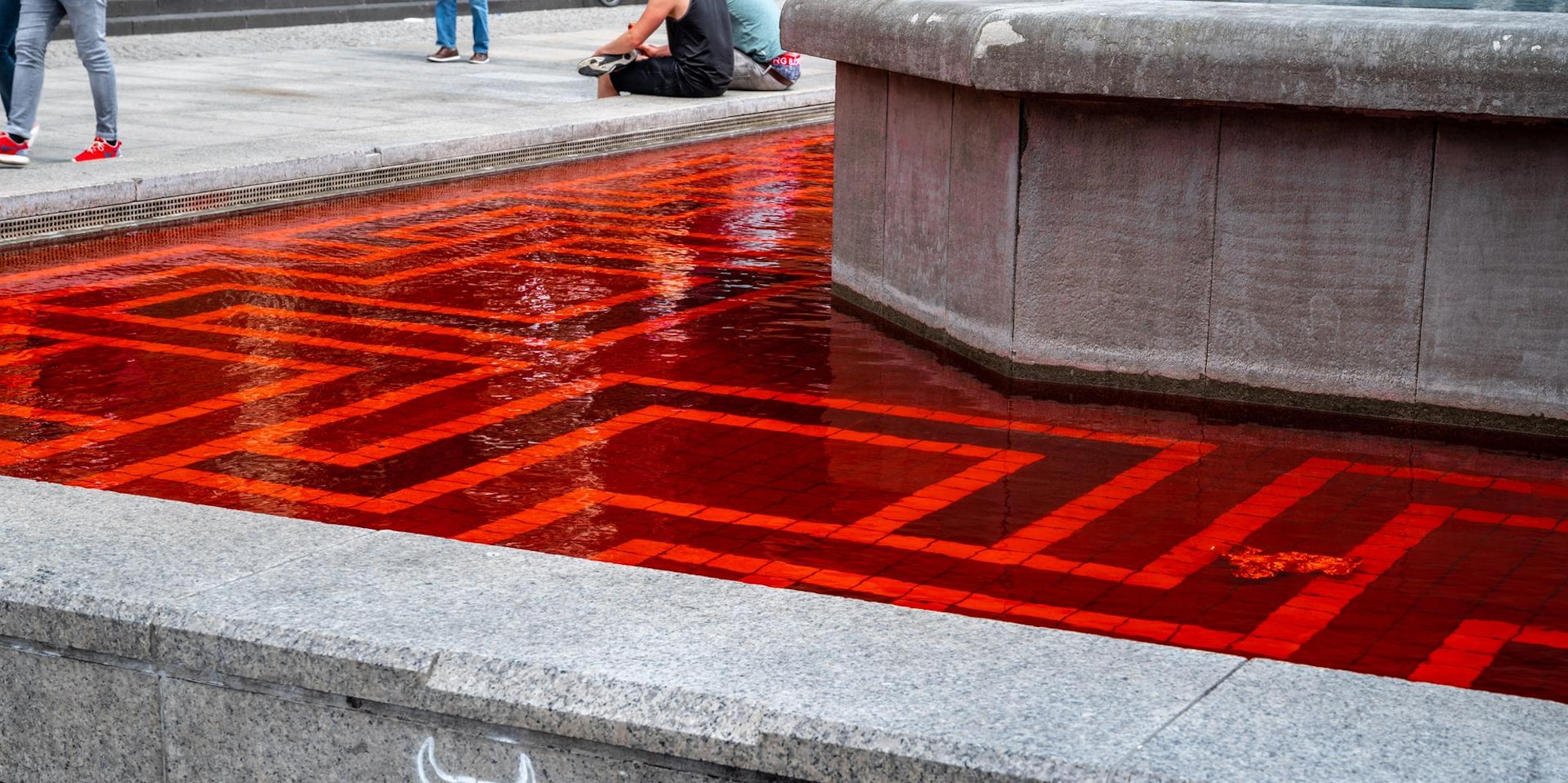 20200712-UWE-BlutroteBrunnenDom-002