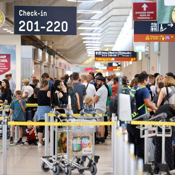 Flughafen warteschlangen
