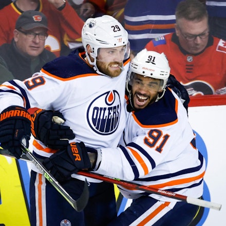 Leon Draisaitl jubelt