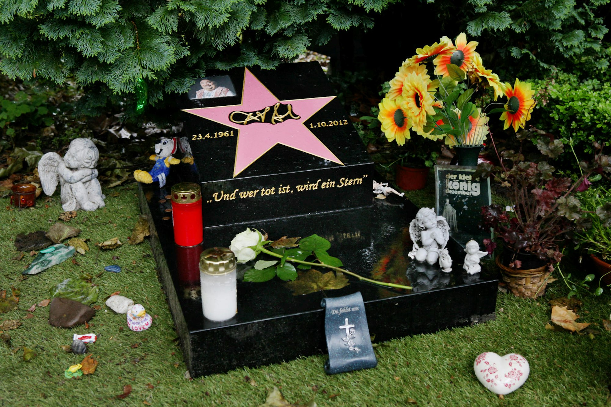 Dirk Bach Grabstein BAUSE