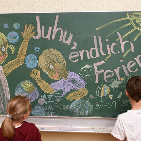 Ferien_Schule_dpa