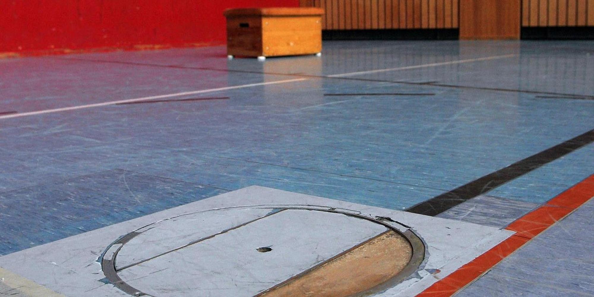 Sporthalle schaden001