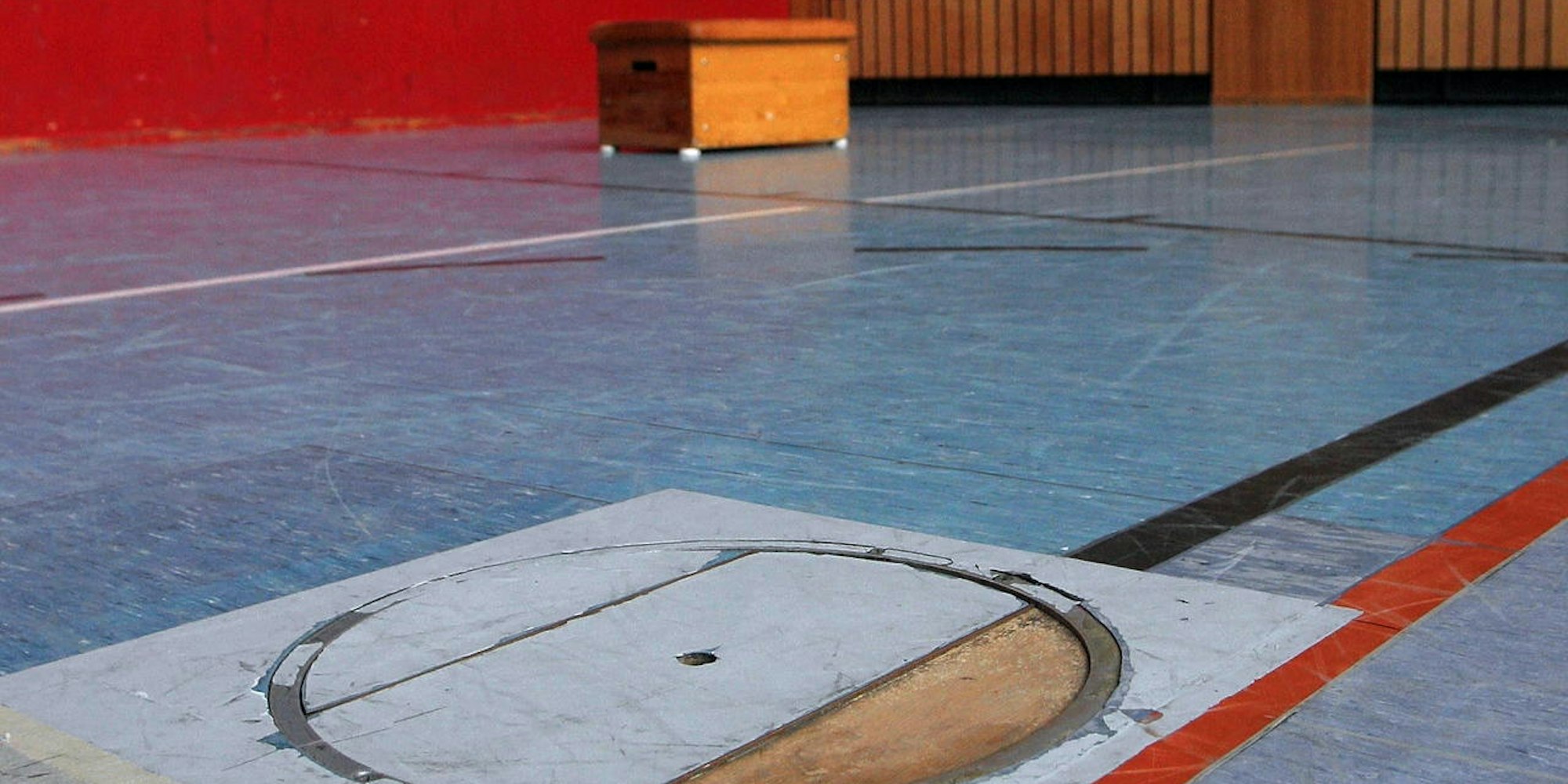 Sporthalle schaden001