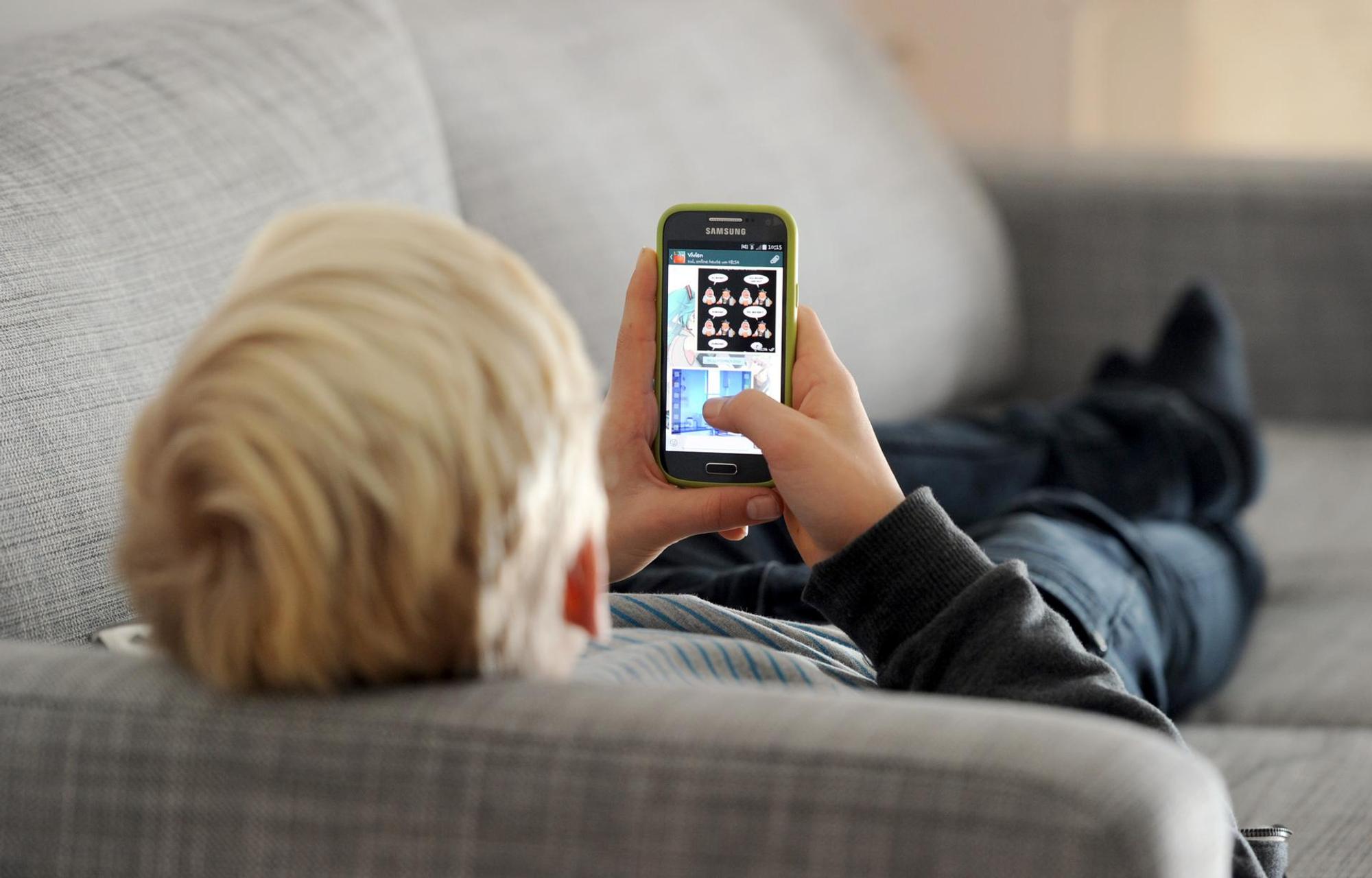Jugendlicher_Smartphone-WHO