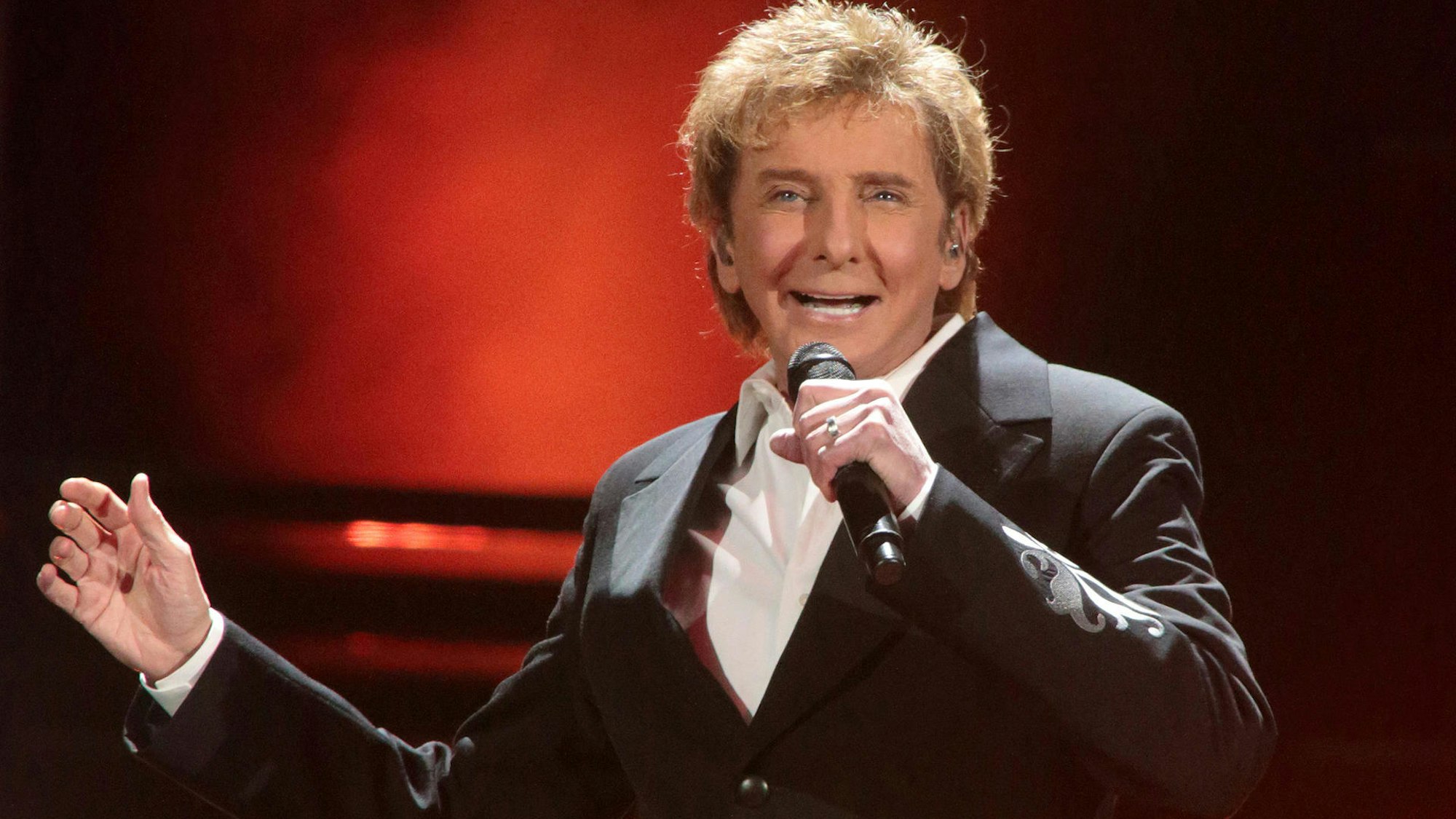 Barry Manilow bei einem Auftritt.