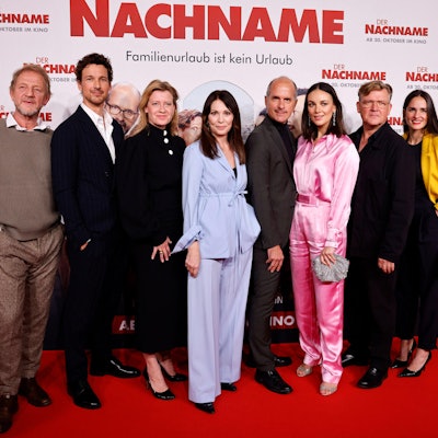 Cast Der Nachname