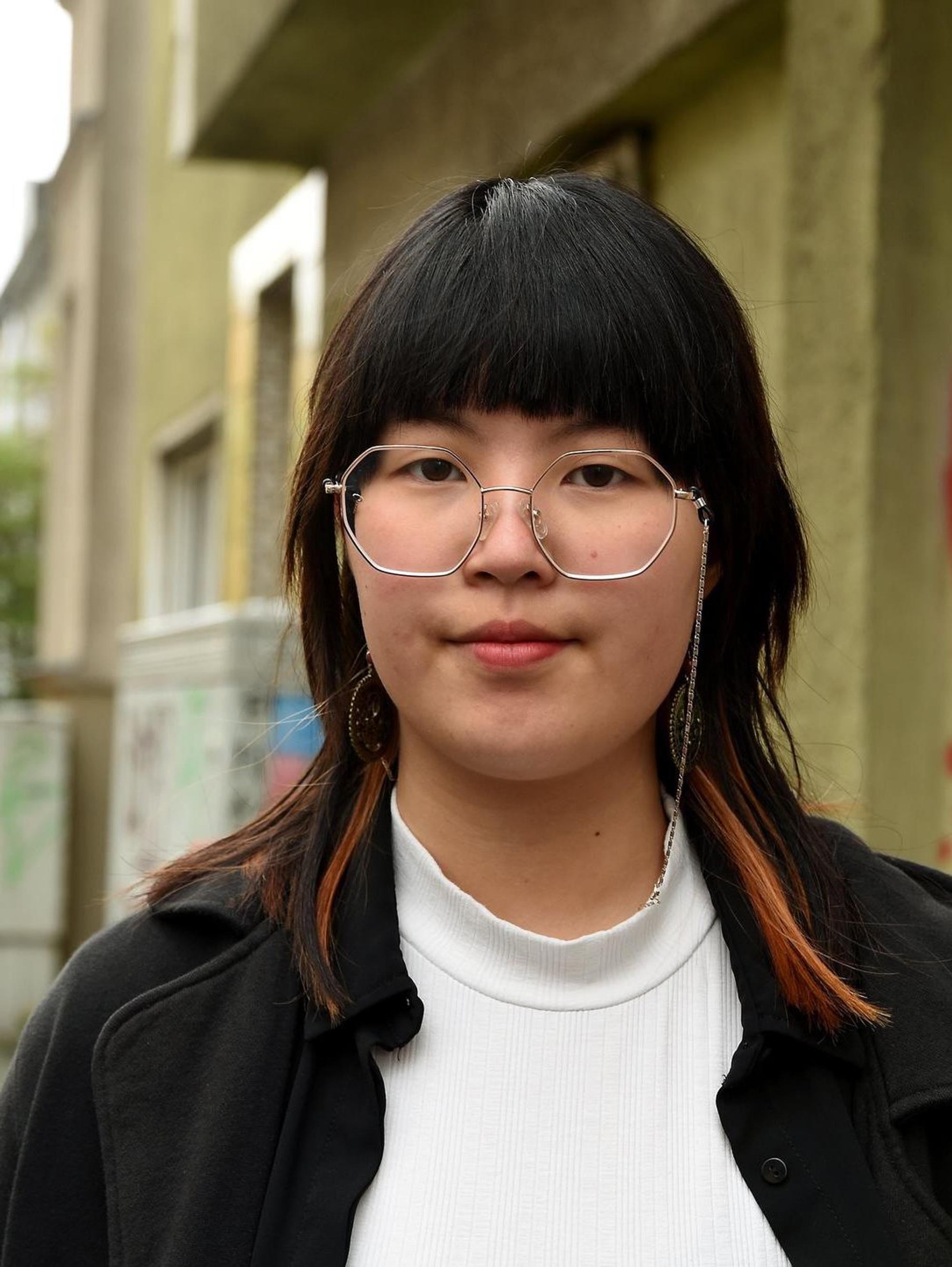 Xueling Zhou