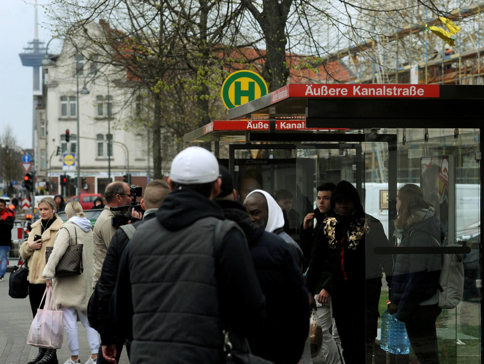 110419U-Bahnhof-AEusserkanalstr-defekt09