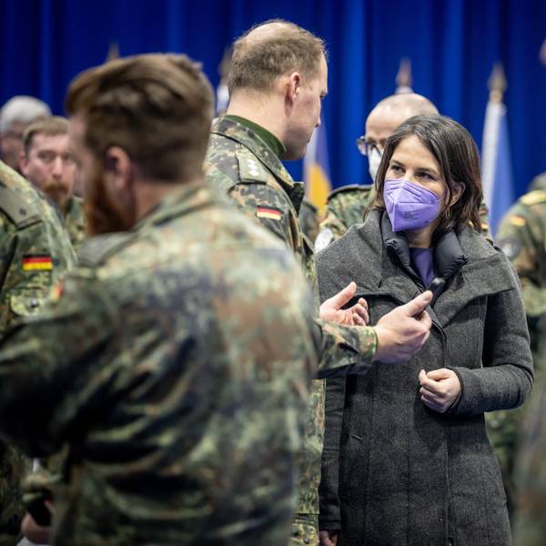 Baerbock Bundeswehr DPA 300522