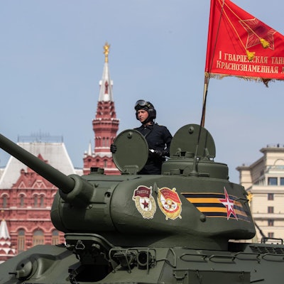 Russland Panzer DPA 120522