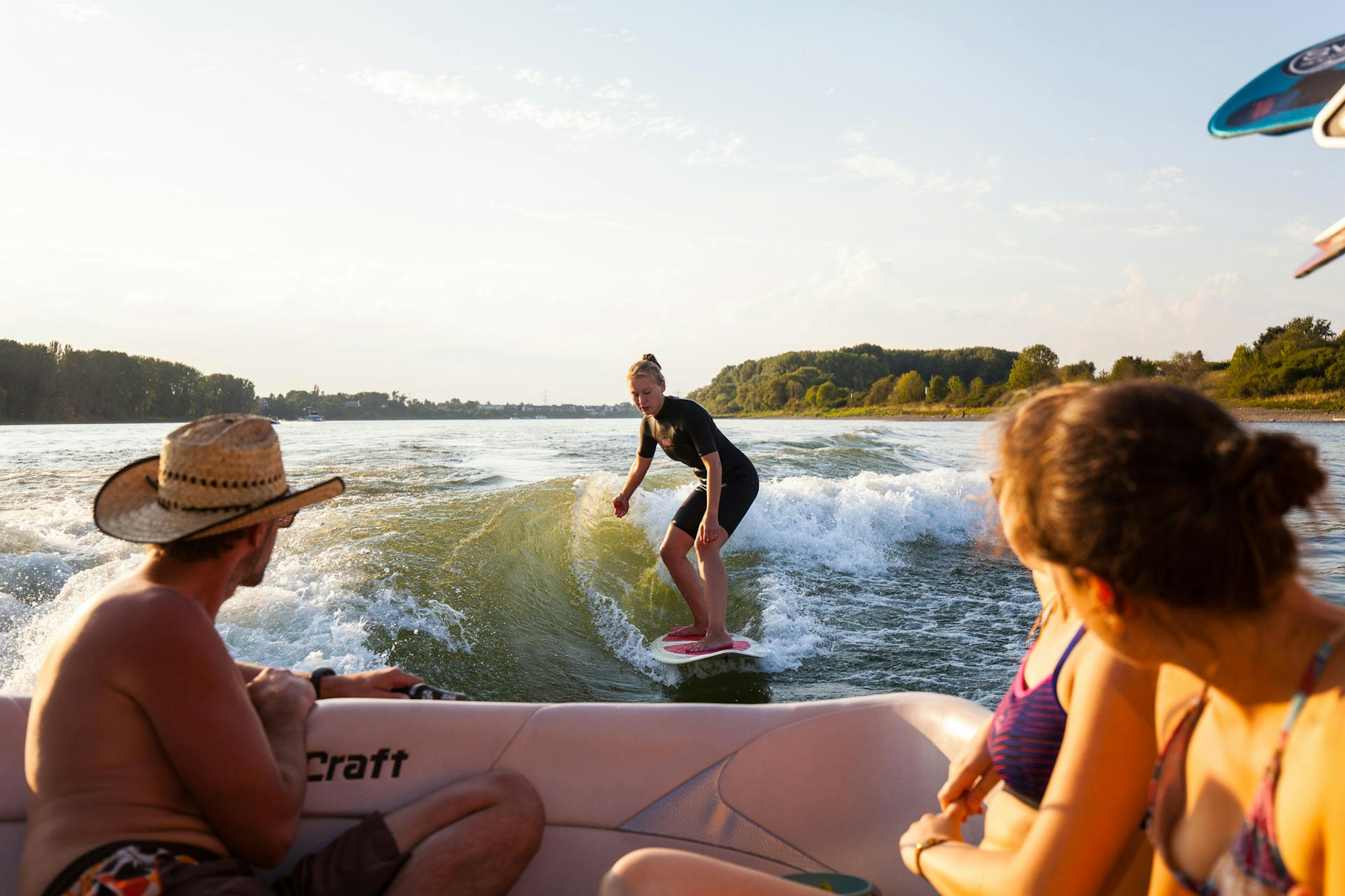 Wellenreiten am Steg 9_Credit_Michel A. Sass