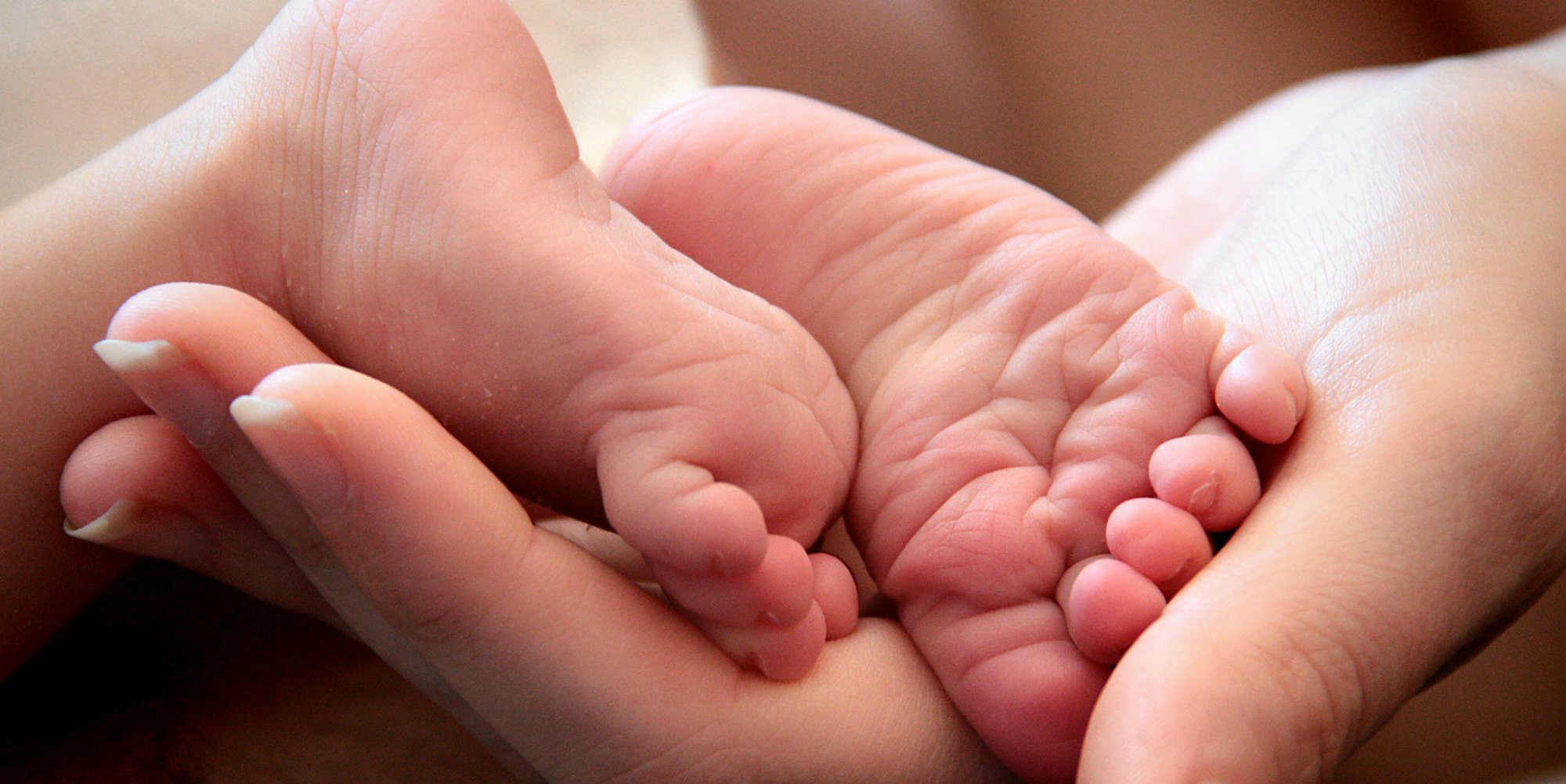 Hausgeburt_Neugebore_51538949