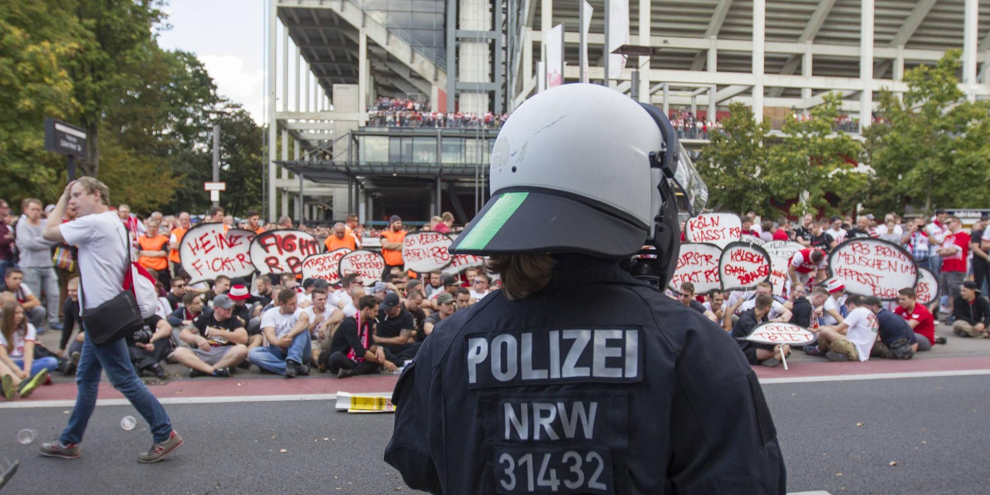PIC Blockade Polizei FC