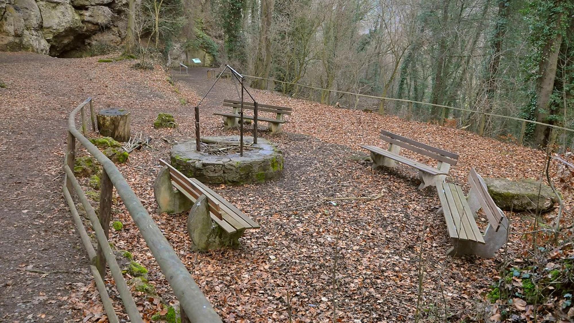 Kakushöhle-Grillplatz Wiki 3.0 CTHOEJPG