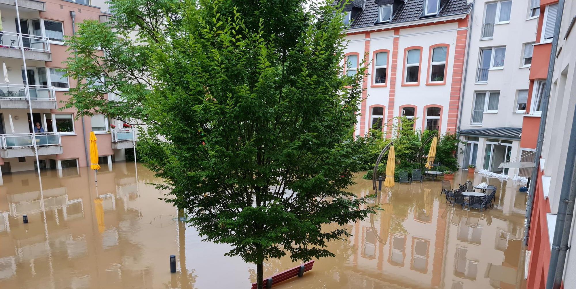 Woellner-Stift_Innenhof_Hochwasser 130821