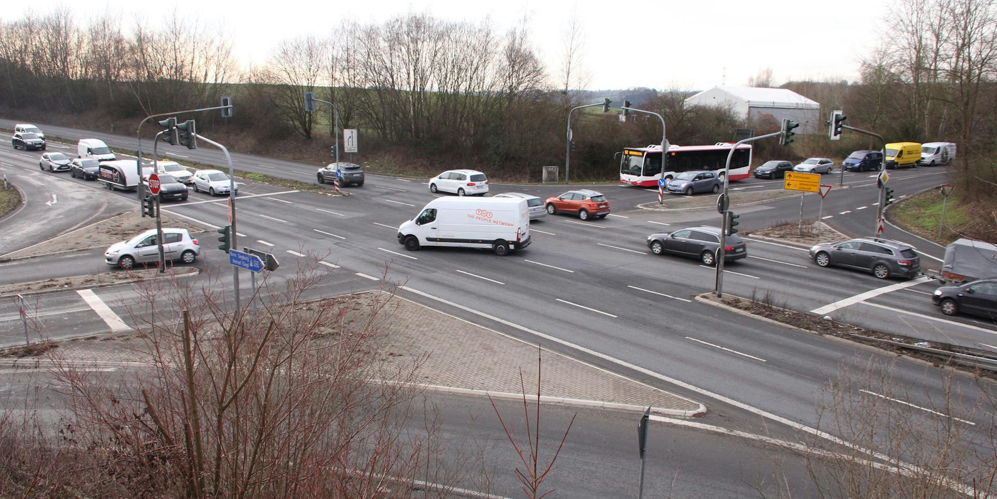 Kreuzung_Ausbauende_A560