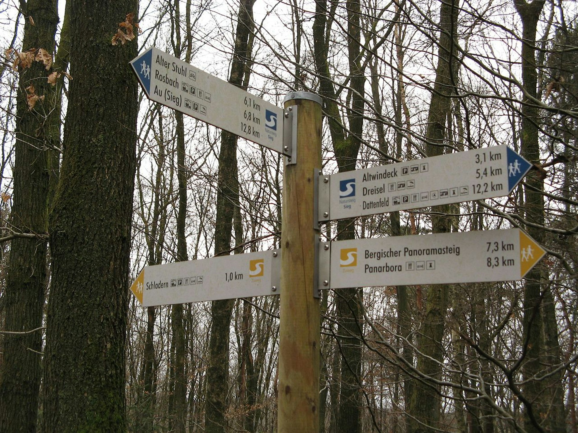 Wegweiser_in_Windeck-Schladern_nördlich_Fußballplatz