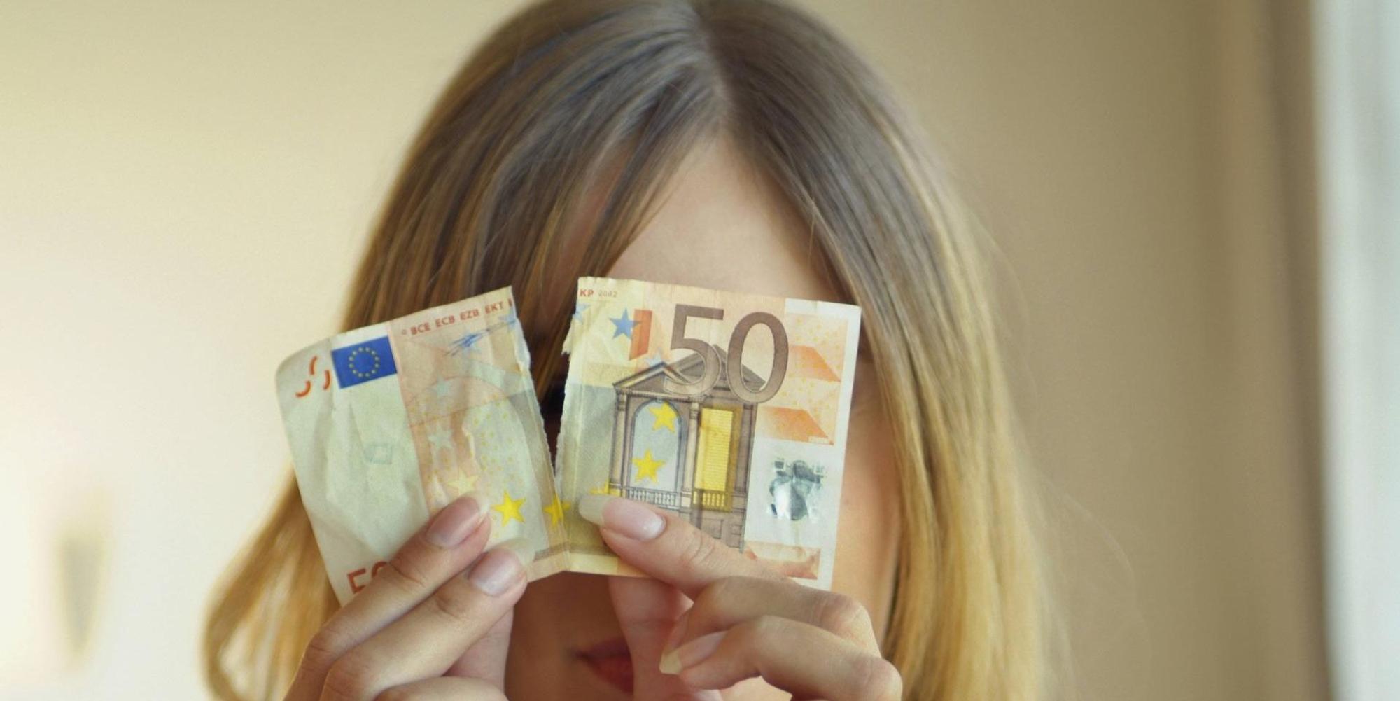 Geldschein zerrissen 50 Euro Banknote