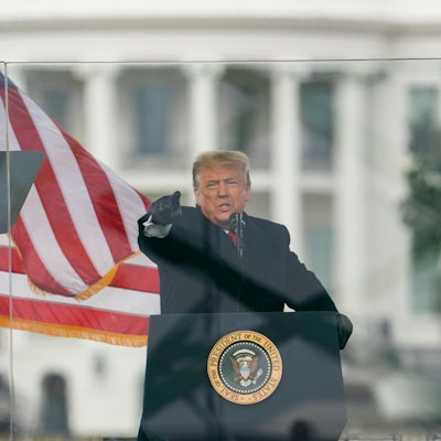 Trump zeigt