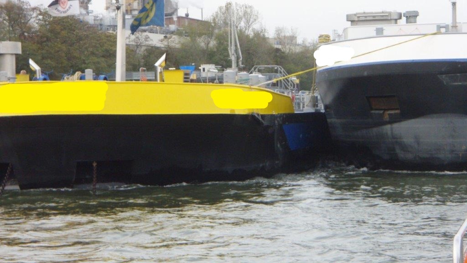 Schiffsunfall Wesseling POLIZEI 031122