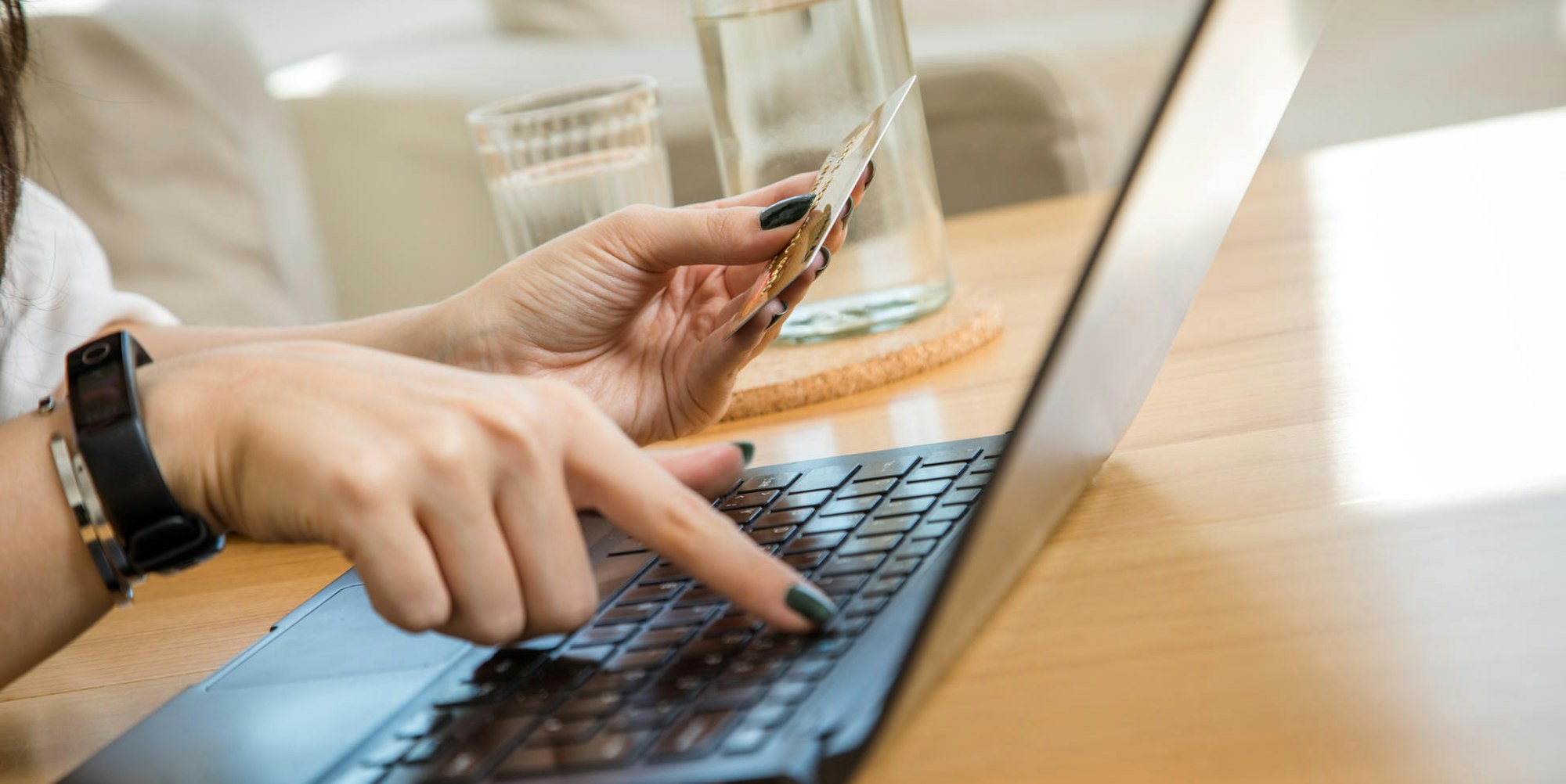 Betrug online Laptop SYMBOL